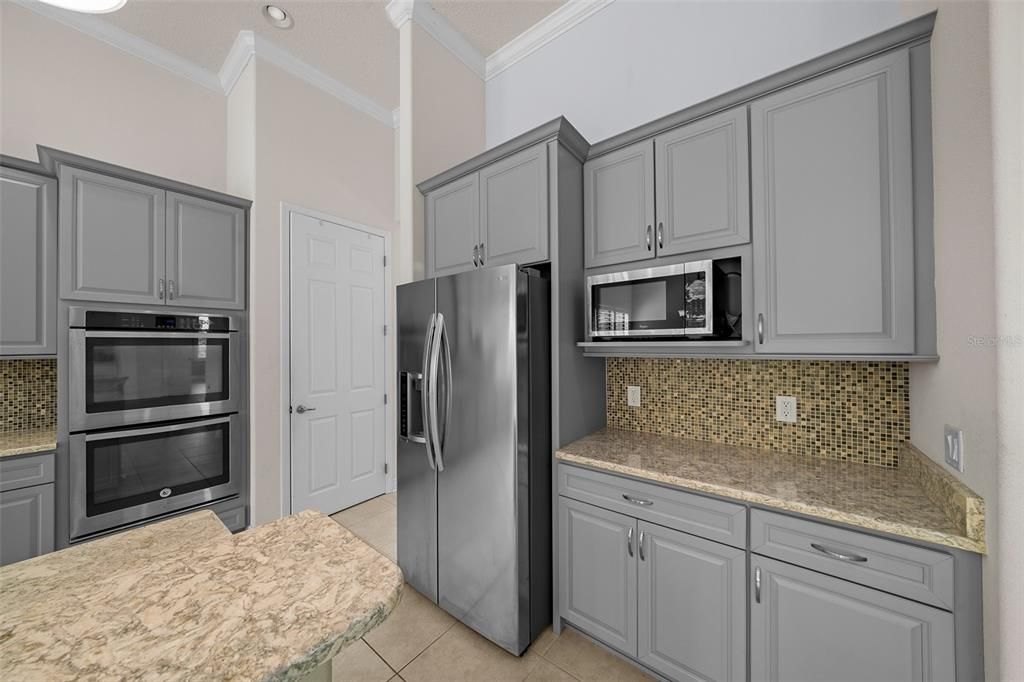 Interior, Kitchen, Stainless Steel Appliances