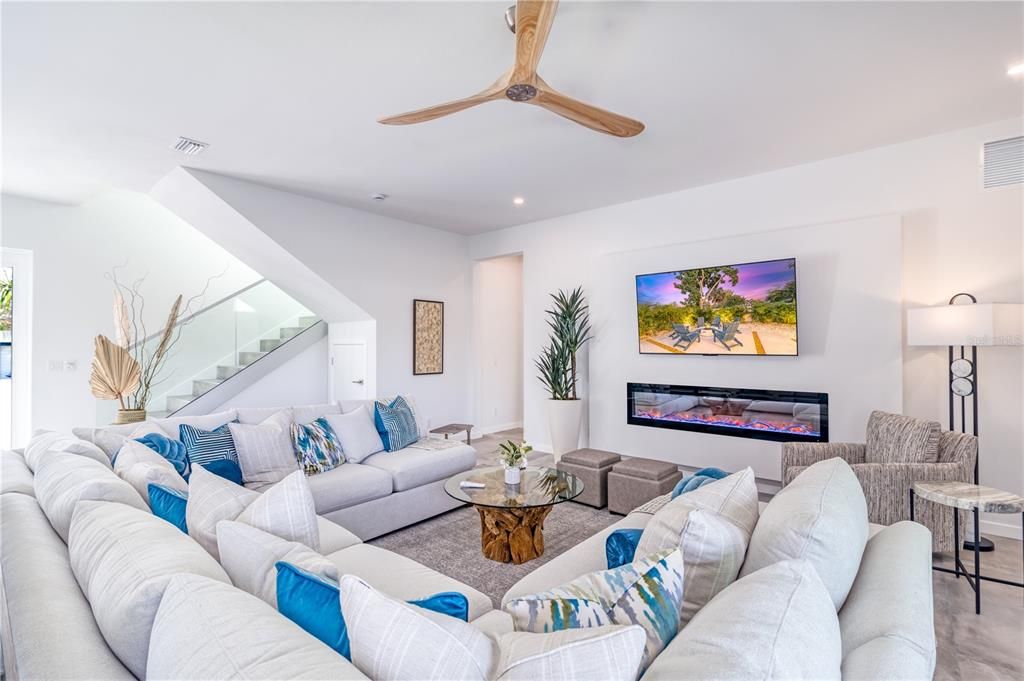 Fireplace, Interior, Living room, Recessed Lighting