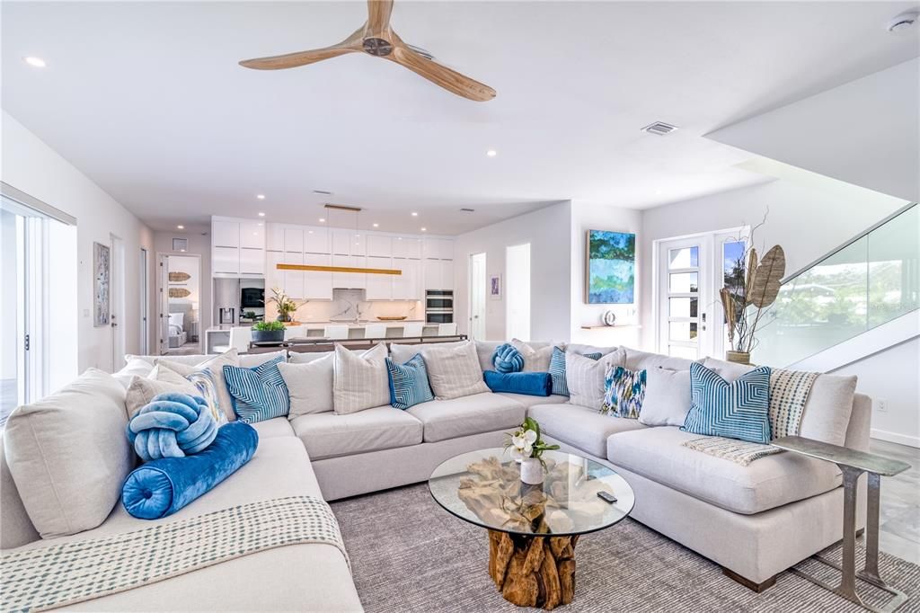 Interior, Kitchen, Living room, Pendant Lights, Recessed Lighting, Stainless Steel Appliances