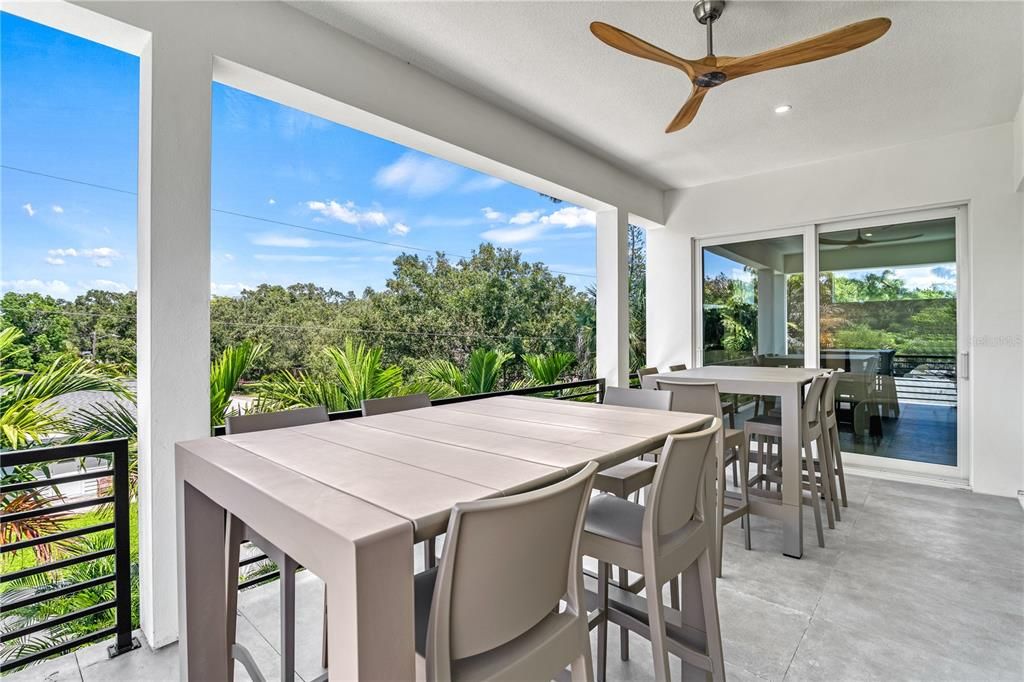 Dining room, Interior, Recessed Lighting