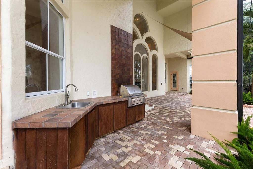 Exterior, Outdoor Kitchen