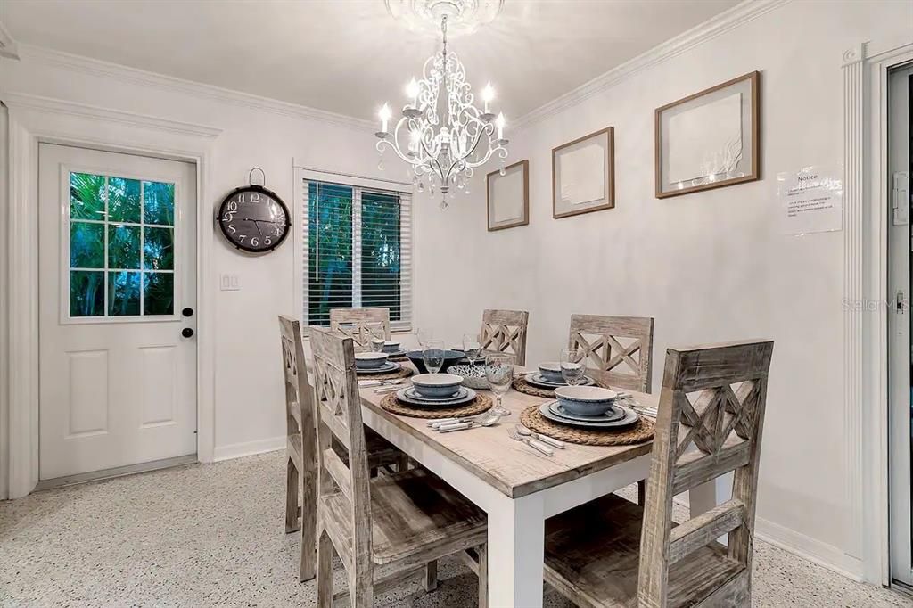 Chandelier, Dining room, Interior