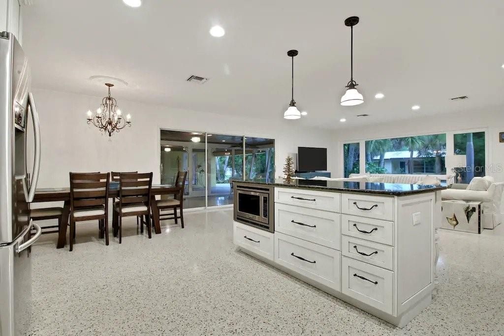 Chandelier, Dining room, Interior, Kitchen, Pendant Lights, Recessed Lighting