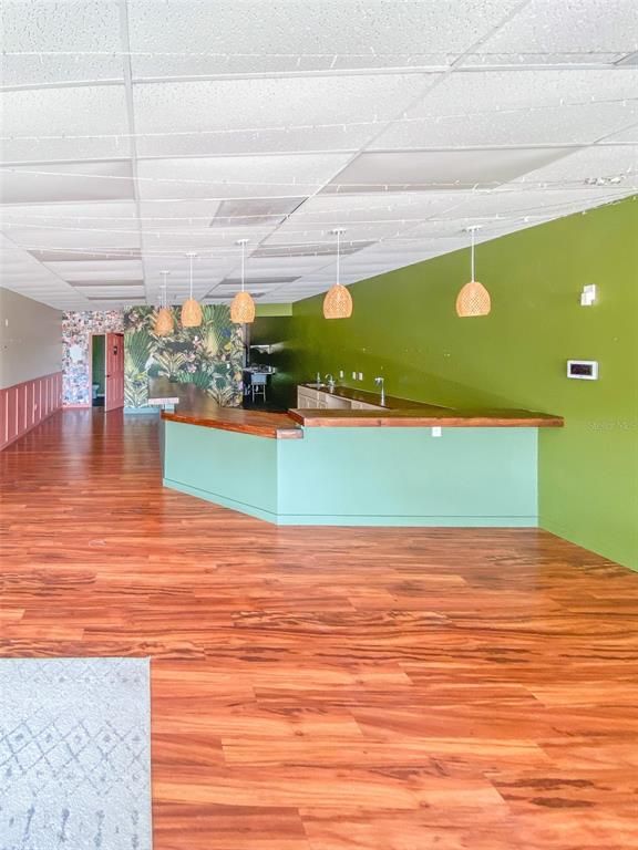 Empty room, Interior, Pendant Lights, Wood Texture Flooring