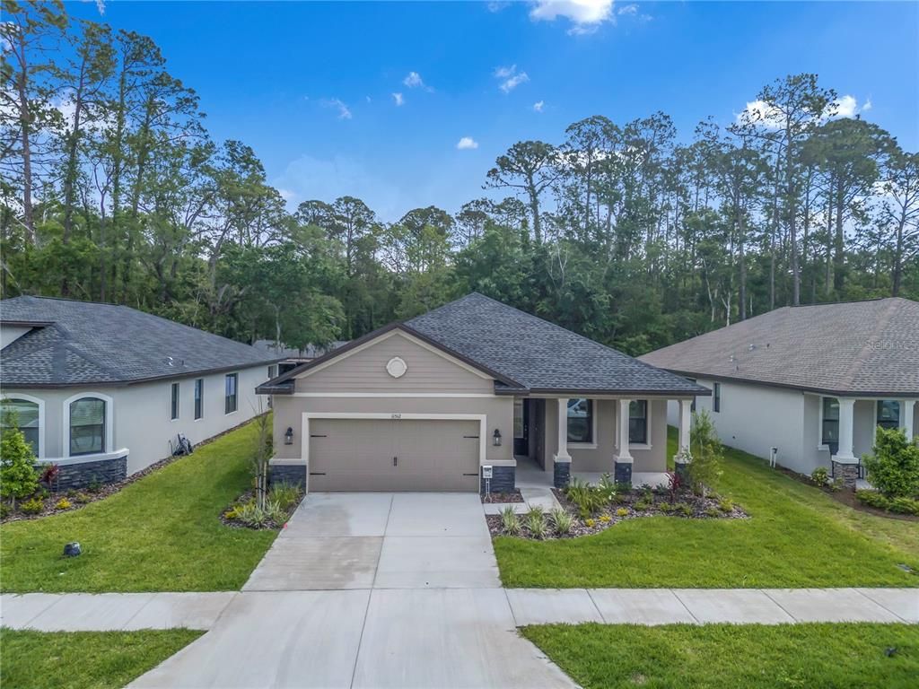 Attached, Exterior, Facade, Ranch