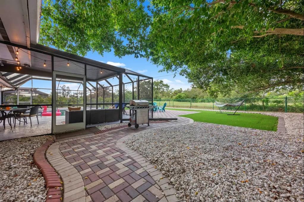 Backyard, Exterior