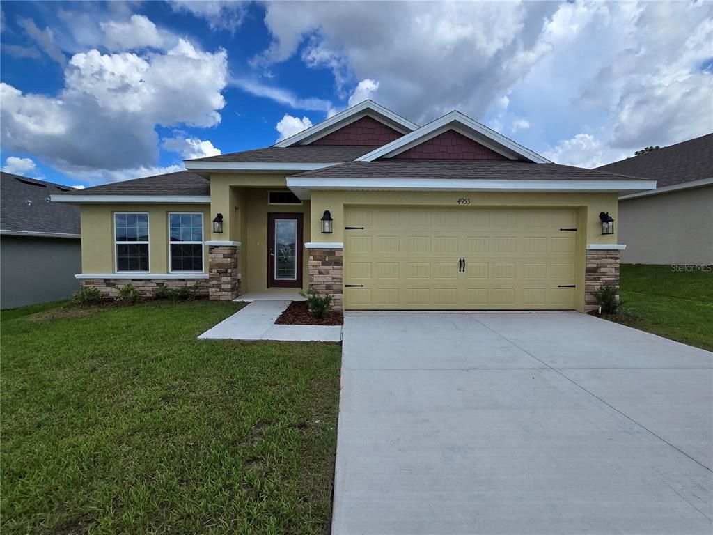 Attached, Exterior, Facade, Ranch