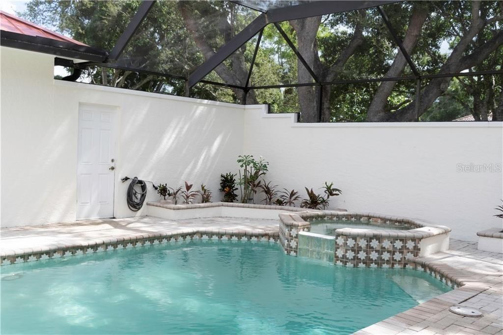 Interior, Pool, Sun Room