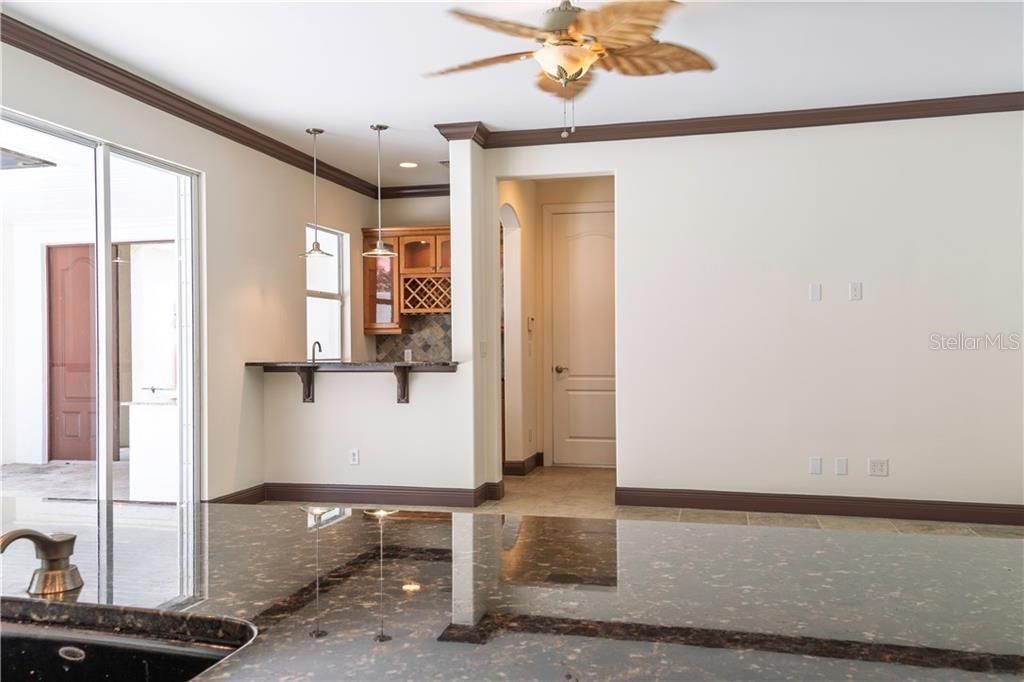 Empty room, Interior, Pendant Lights, Recessed Lighting