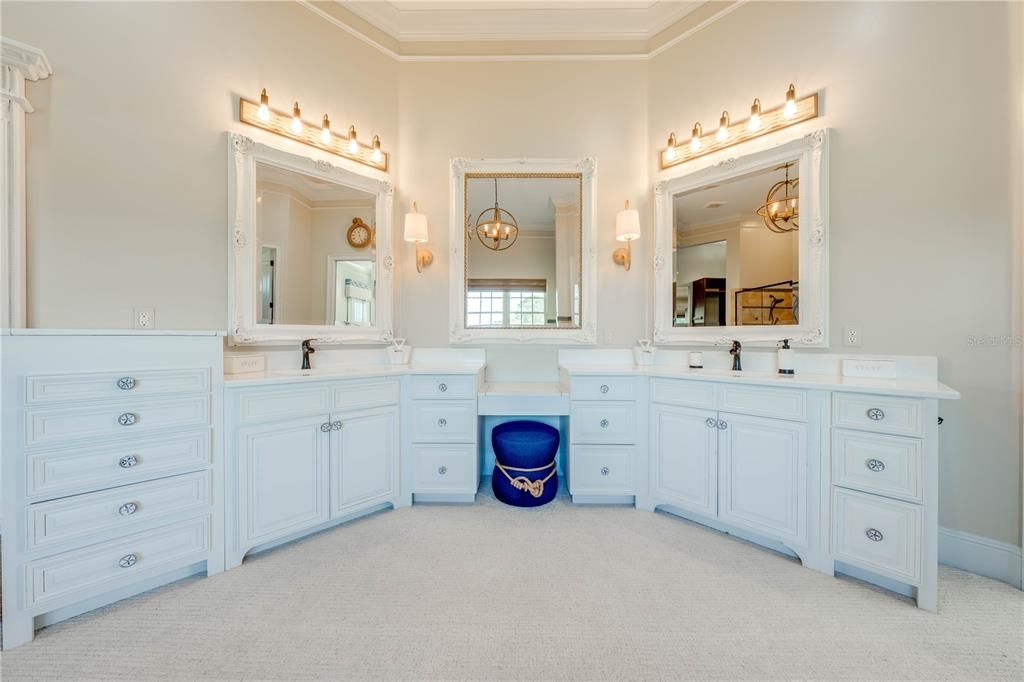 Bathroom, Dual Sink Vanities, Interior
