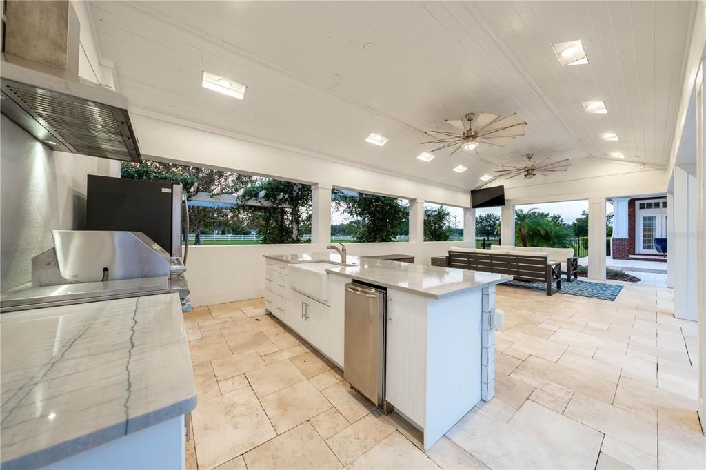 Exterior, Recessed Lighting, Stainless Steel Appliances