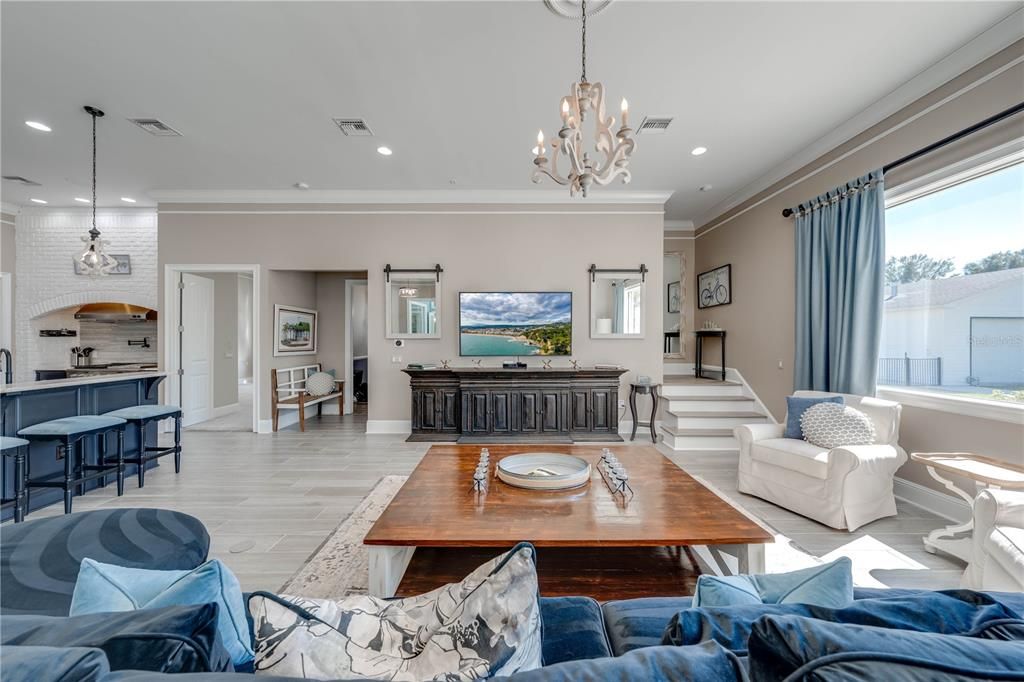 Chandelier, Interior, Kitchen, Living room, Pendant Lights, Recessed Lighting, Wood Texture Flooring
