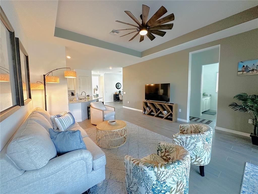 Interior, Living room, Recessed Lighting, Wood Texture Flooring
