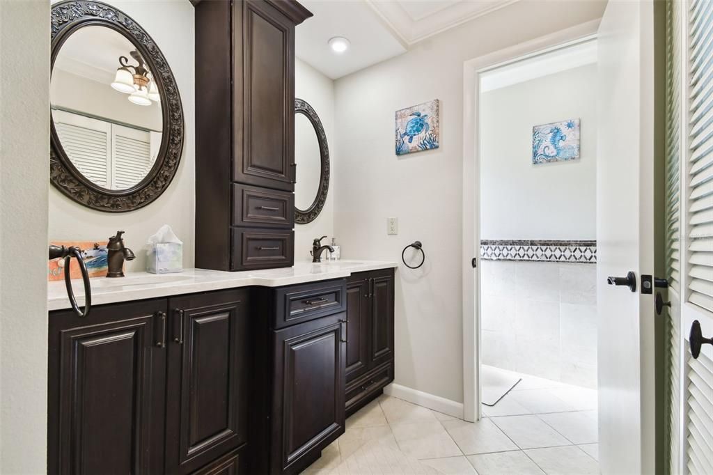 Bathroom, Dual Sink Vanities, Interior, Recessed Lighting