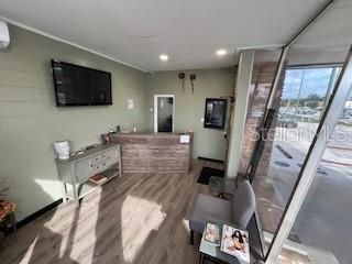 Interior, Recessed Lighting, Wood Texture Flooring