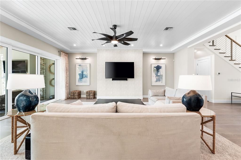 Interior, Living room, Recessed Lighting, Wood Texture Flooring