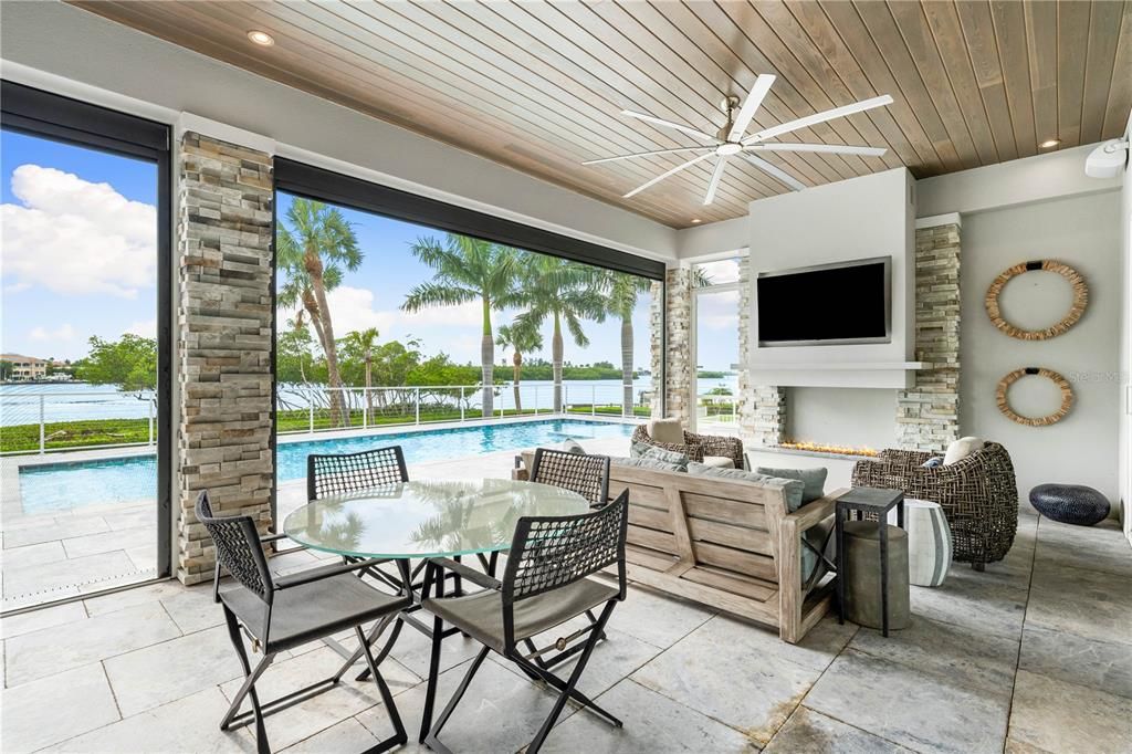Dining room, Fireplace, Interior, Recessed Lighting, Water
