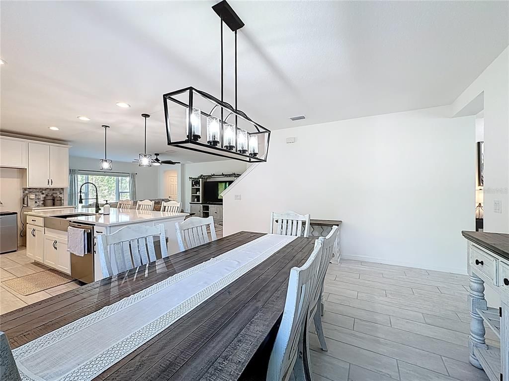 Chandelier, Dining room, Interior, Kitchen, Pendant Lights, Recessed Lighting, Wood Texture Flooring
