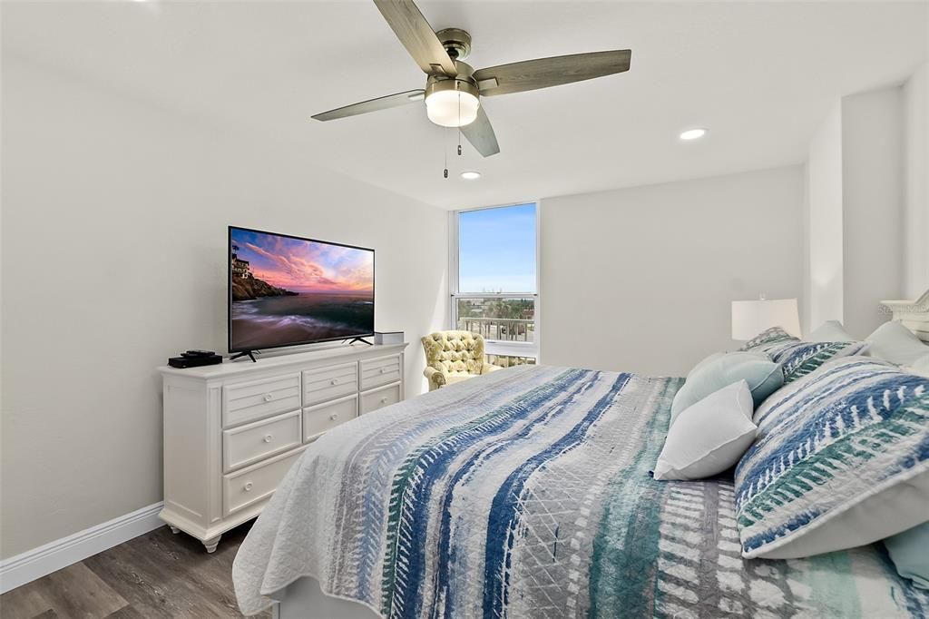 Bedroom, Interior, Recessed Lighting, Wood Texture Flooring
