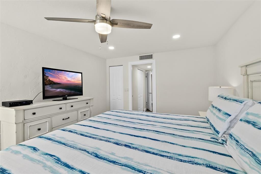 Bedroom, Interior, Recessed Lighting
