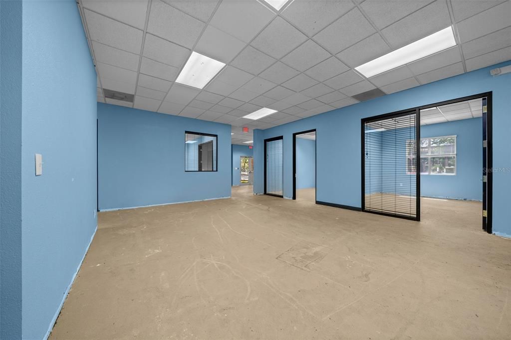 Empty room, Interior, Recessed Lighting