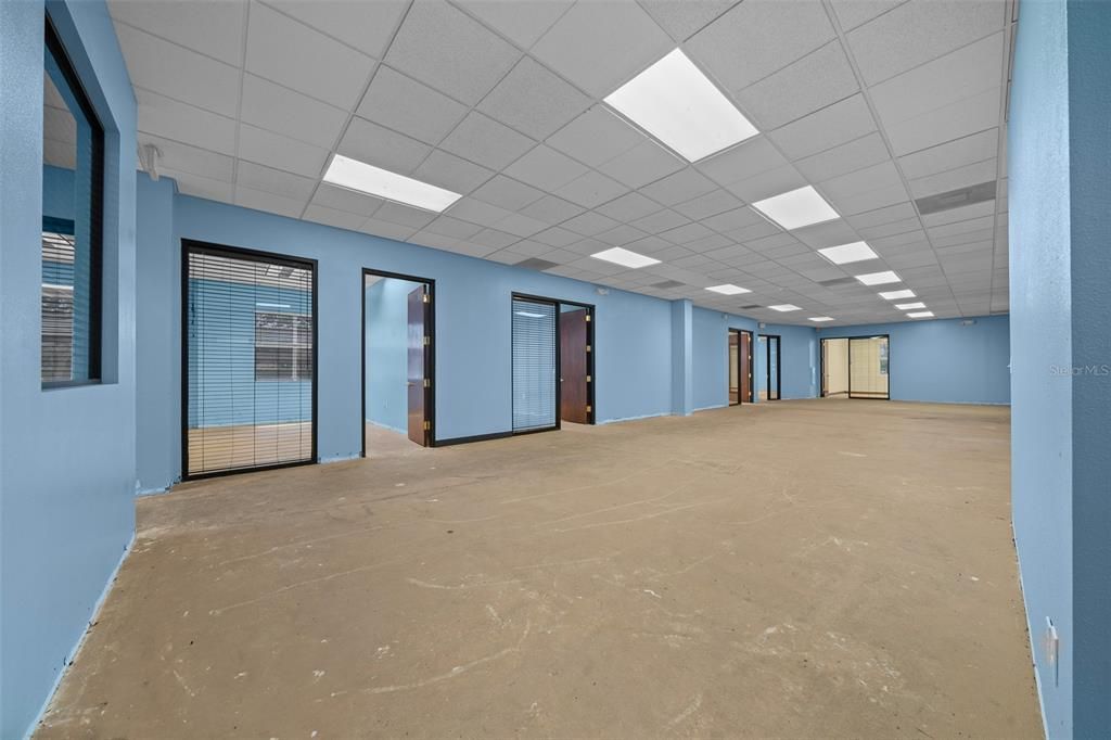 Empty room, Interior, Recessed Lighting