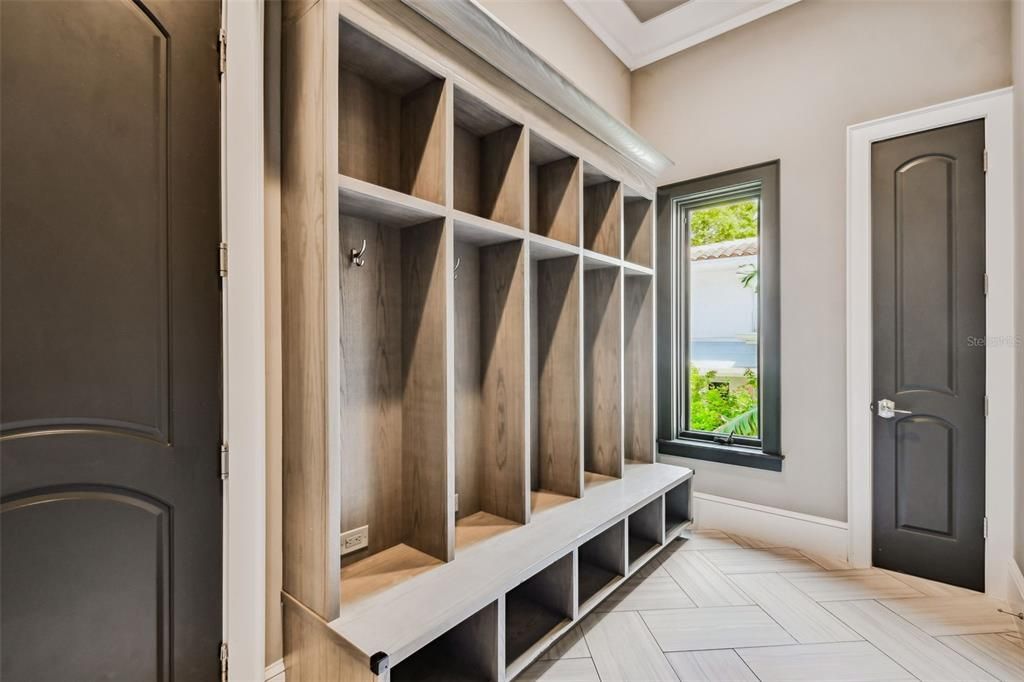 Interior, Walk-in Closets, Water, Wood Texture Flooring