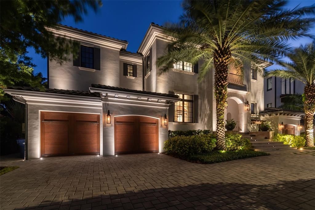 Attached, Exterior, Facade, Mediterranean
