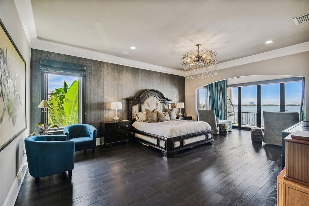 Bedroom, Chandelier, Interior, Pendant Lights, Recessed Lighting, Water, Wood Texture Flooring