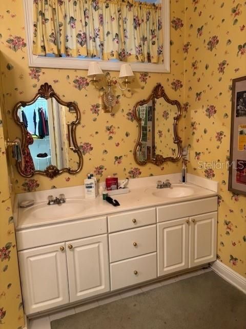 Bathroom, Dual Sink Vanities, Interior