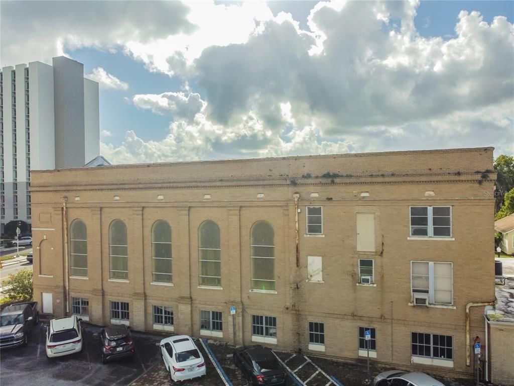 Exterior, Facade, Rowhouse