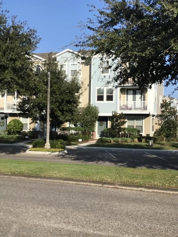 Exterior, Facade, Rowhouse