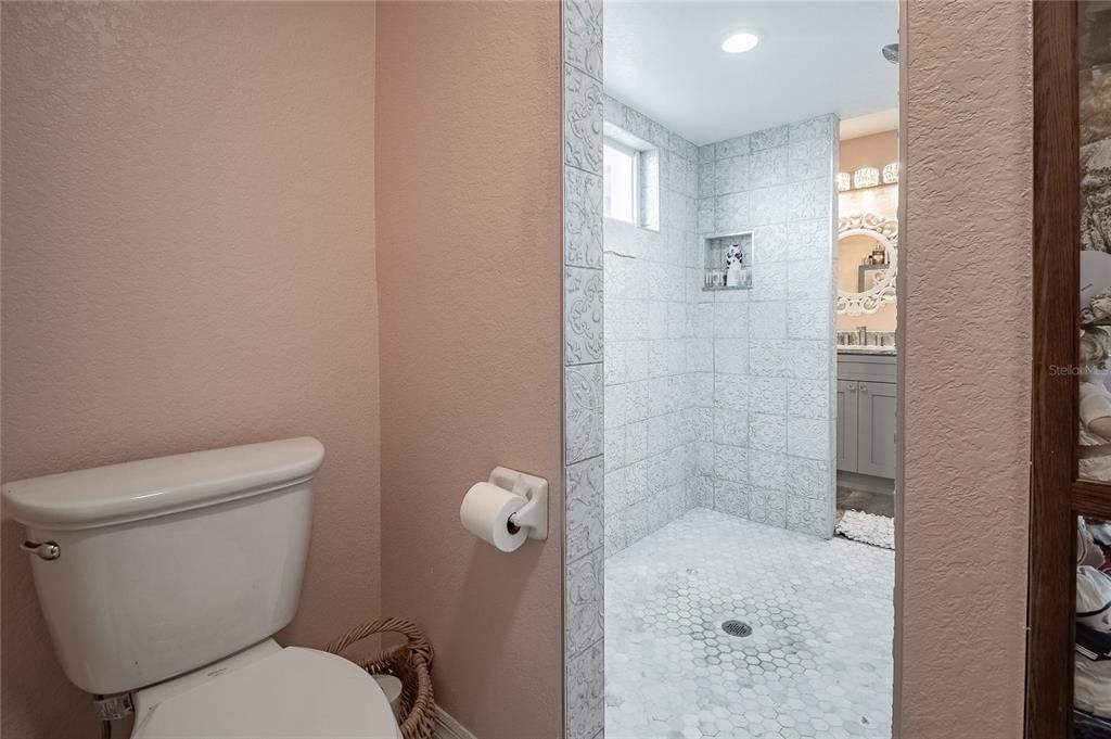Bathroom, Interior, Recessed Lighting
