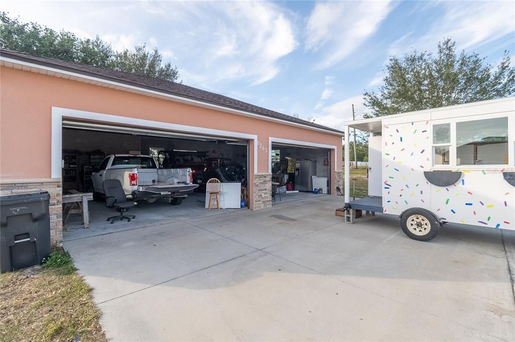 Detached Garage, Exterior