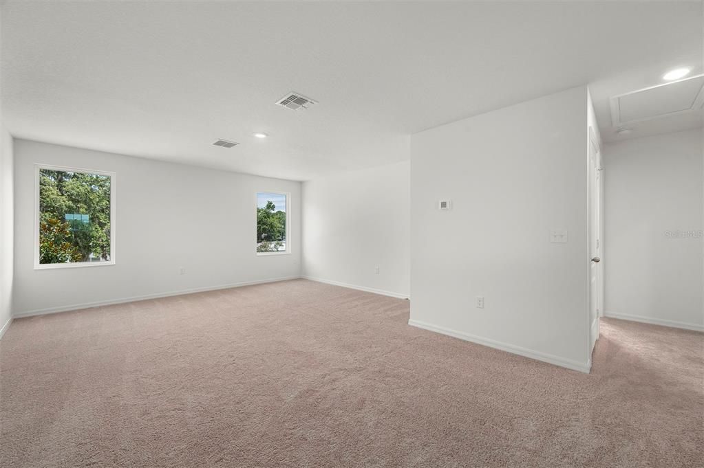Empty room, Interior, Recessed Lighting