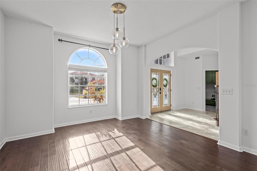 Empty room, Interior, Pendant Lights, Wood Texture Flooring