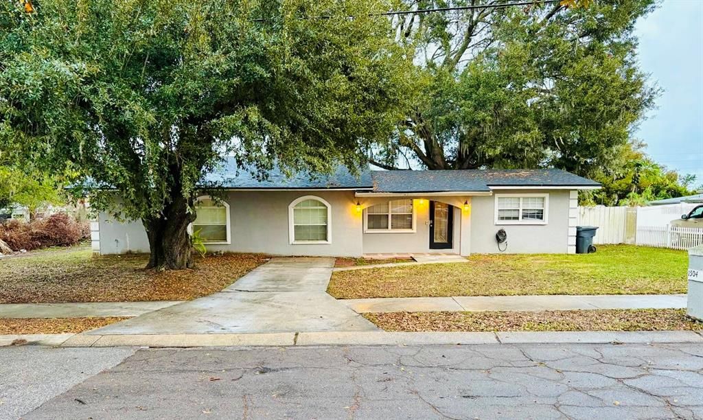 Backyard, Exterior, Facade, Ranch