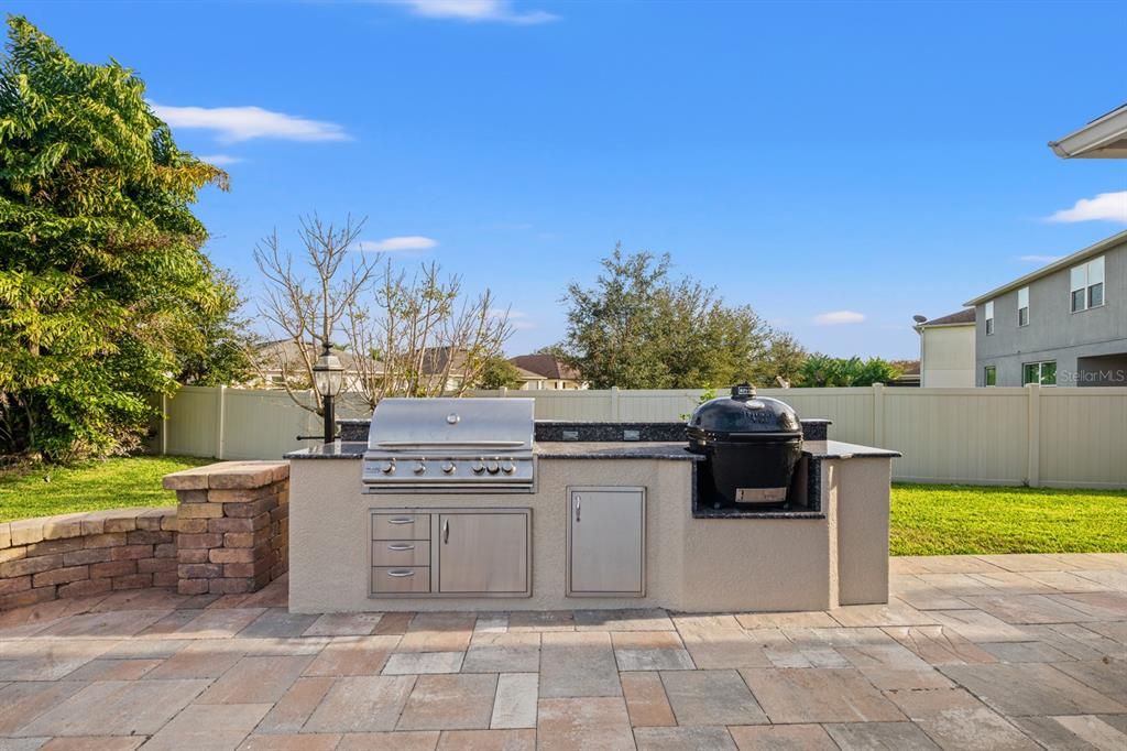 Exterior, Outdoor Kitchen