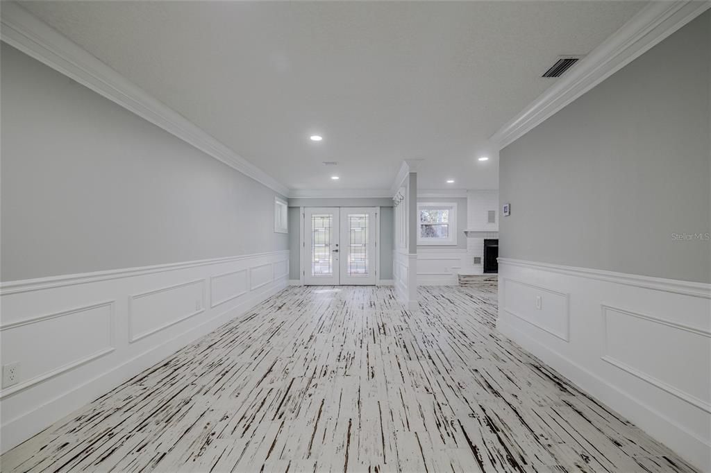 Empty room, Interior, Recessed Lighting