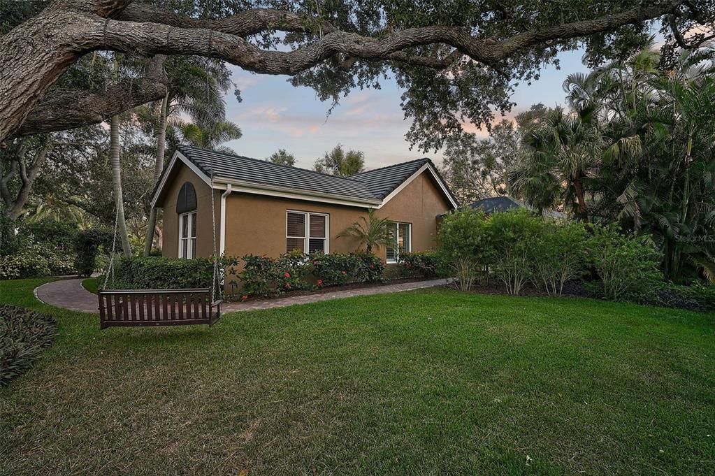 Backyard, Exterior