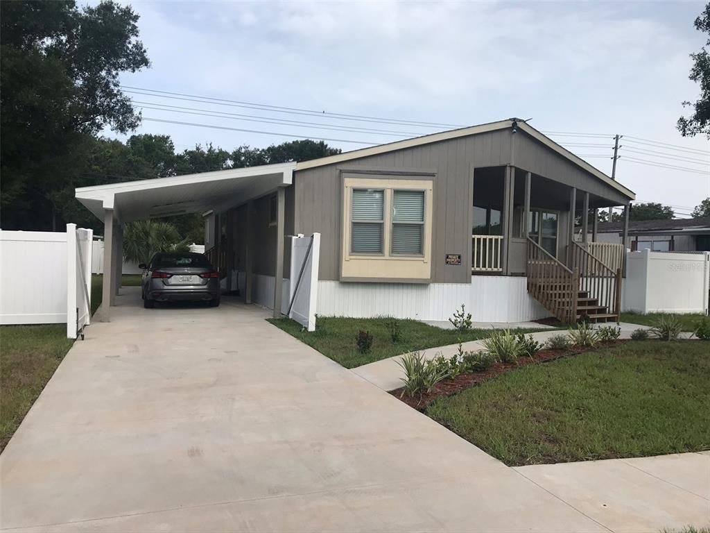 Exterior, Facade, None