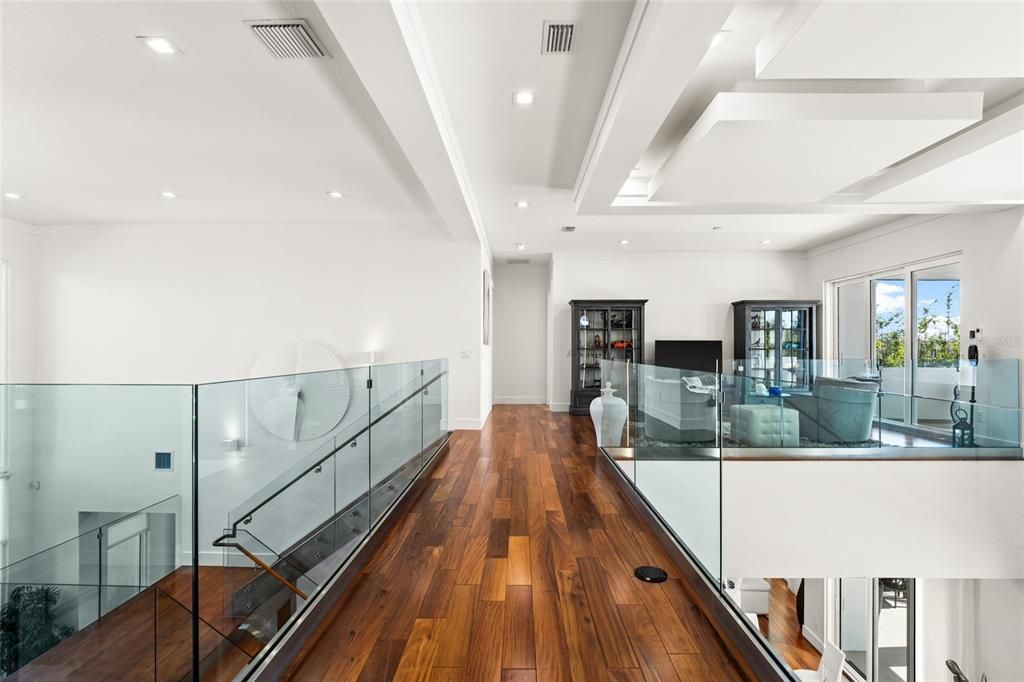 Interior, Recessed Lighting, Wood Texture Flooring