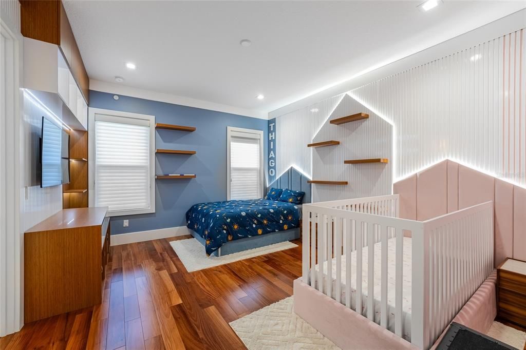 Interior, Recessed Lighting, Wood Texture Flooring