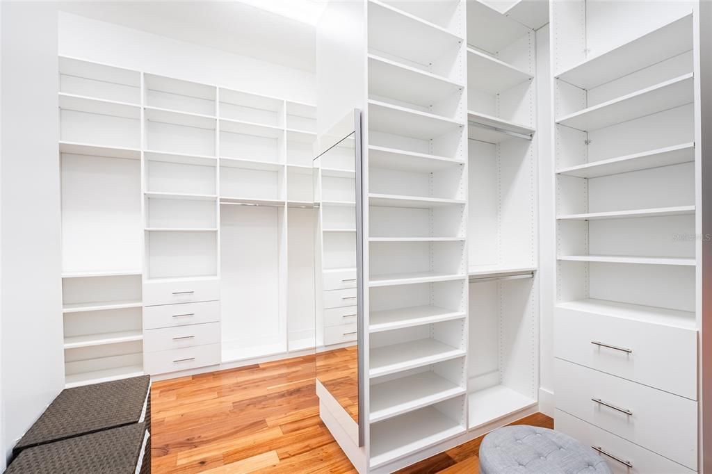 Interior, Walk-in Closets, Wood Texture Flooring
