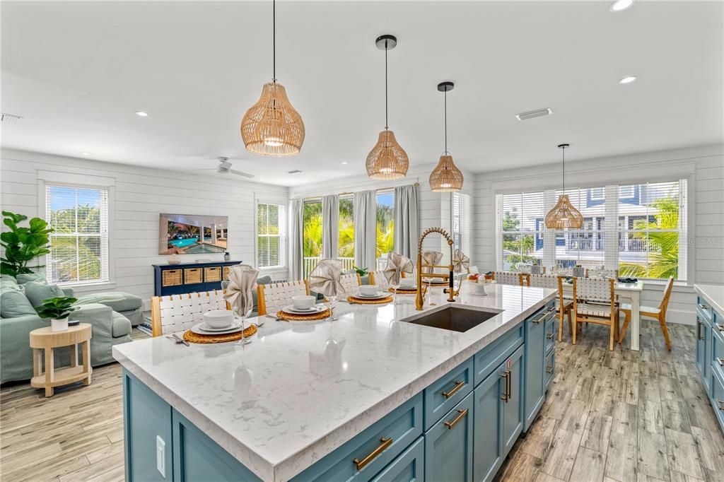 Dining room, Interior, Kitchen, Pendant Lights, Recessed Lighting, Wood Texture Flooring