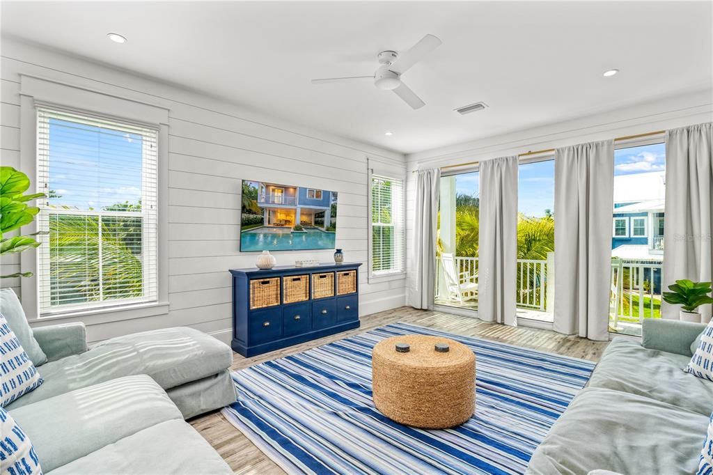 Interior, Living room, Recessed Lighting, Wood Texture Flooring