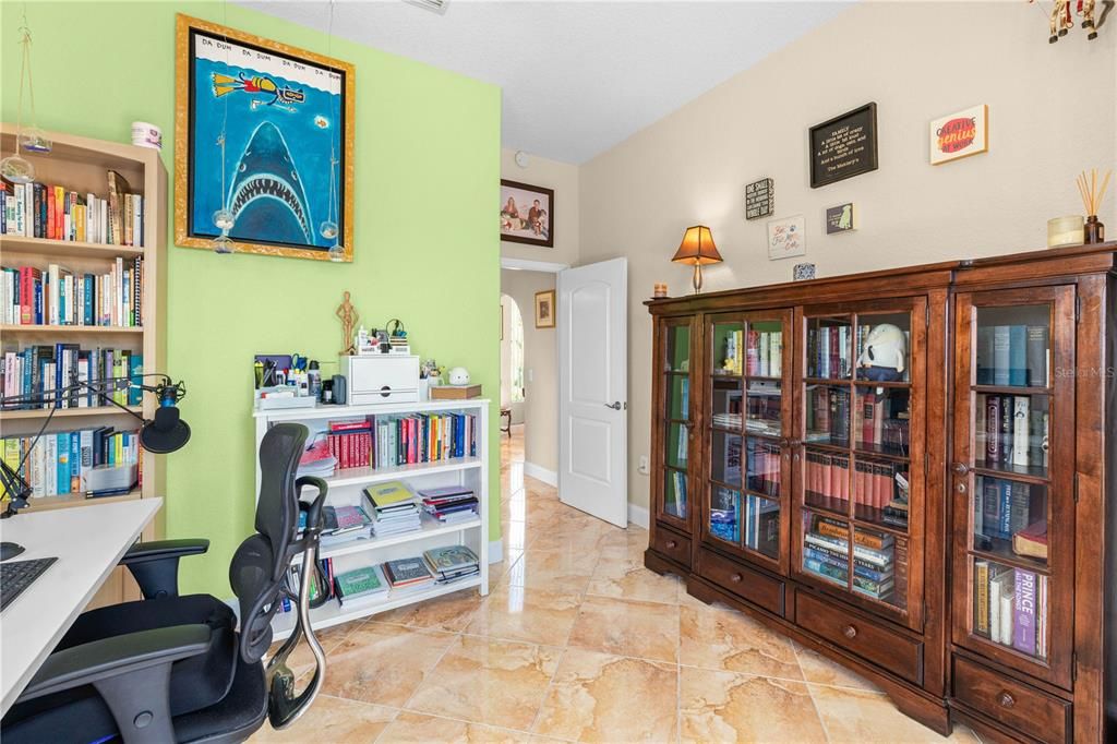 Home Office, Interior
