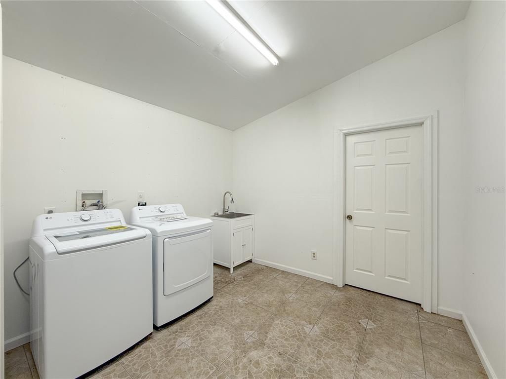 Interior, Washer