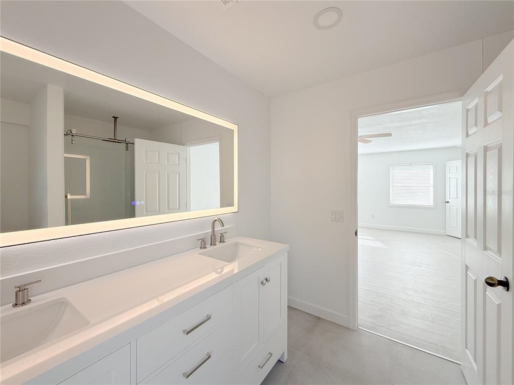 Bathroom, Dual Sink Vanities, Interior