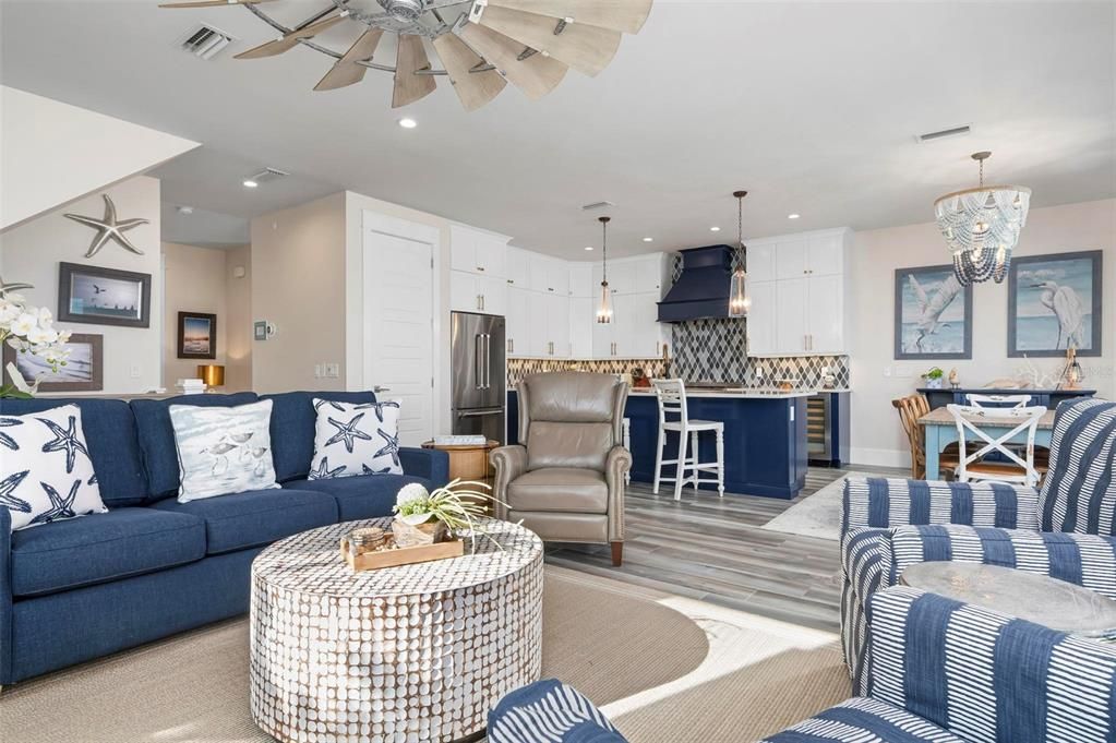 Chandelier, Dining room, Interior, Kitchen, Living room, Pendant Lights, Recessed Lighting, Stainless Steel Appliances